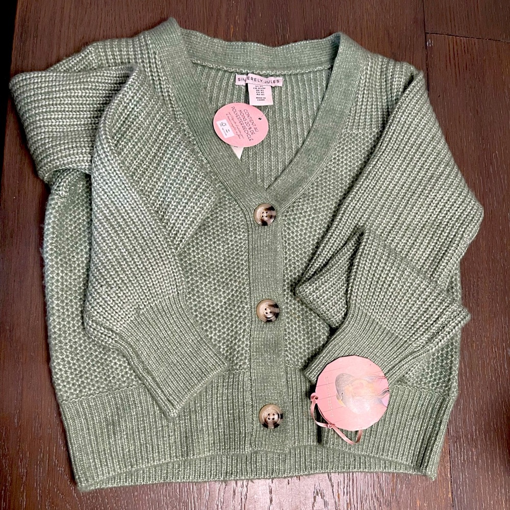Green sweater XS. New with tags.
